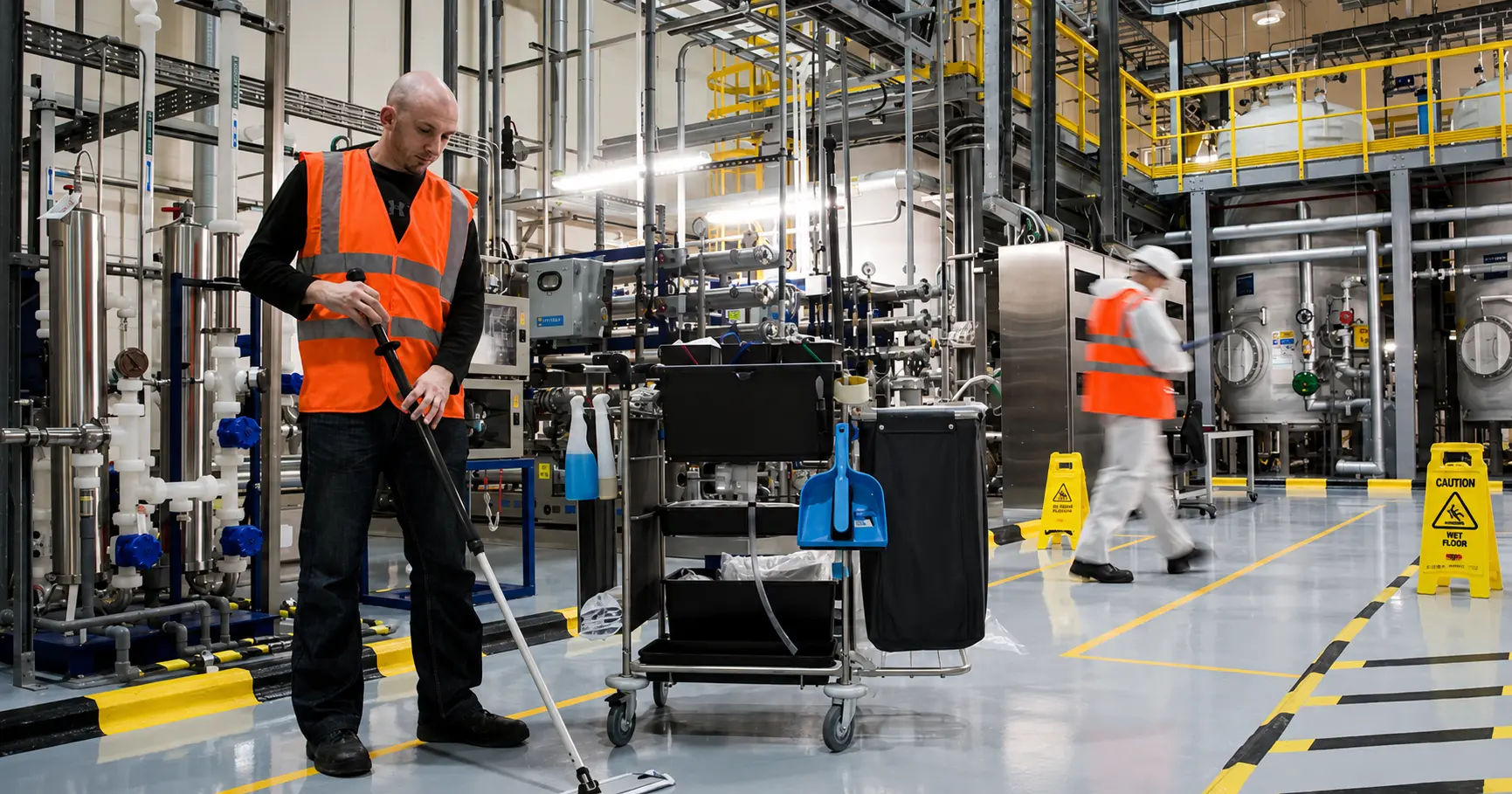 Trabajo de limpieza industrial: empleo en fábricas, almacenes y empresas